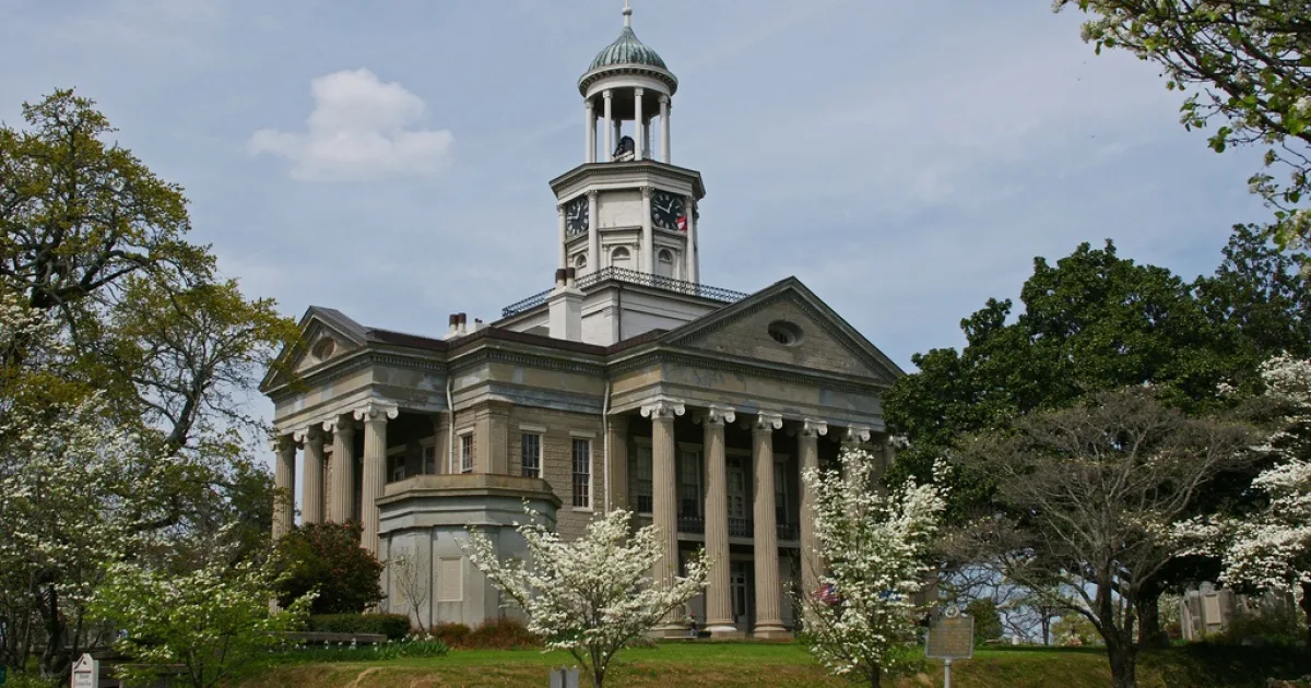 city and county seat of Warren County, Mississippi, United States
