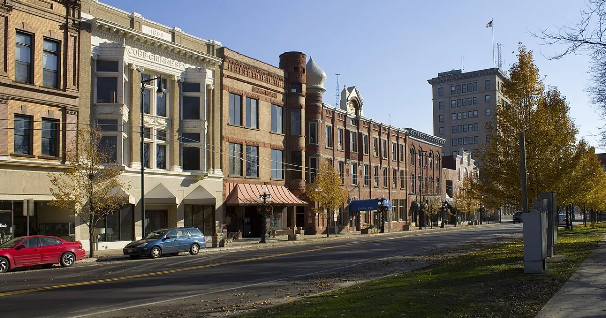 city and county seat of Trumbull County, Ohio, United States