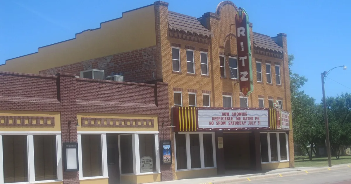 city in and county seat of Collingsworth County, Texas, United States